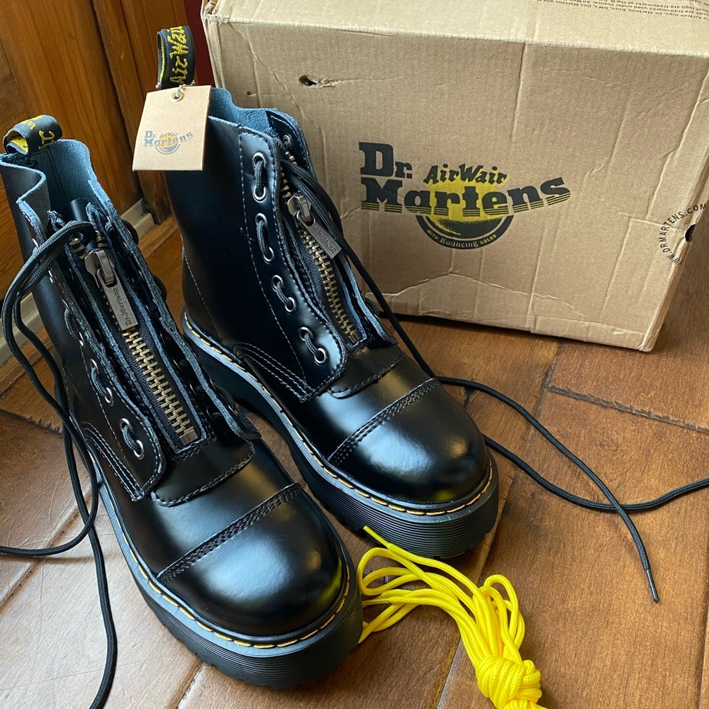 NWT Sinclair platform doc martens sz 10 knockoffs